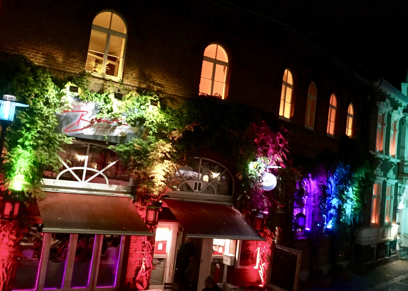 4C29338F-7579-42B7-AE3C-551FFA128F49