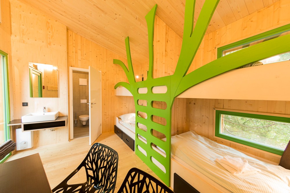 7C229489-8BCA-42EC-BFCE-AEE6FC78EB18