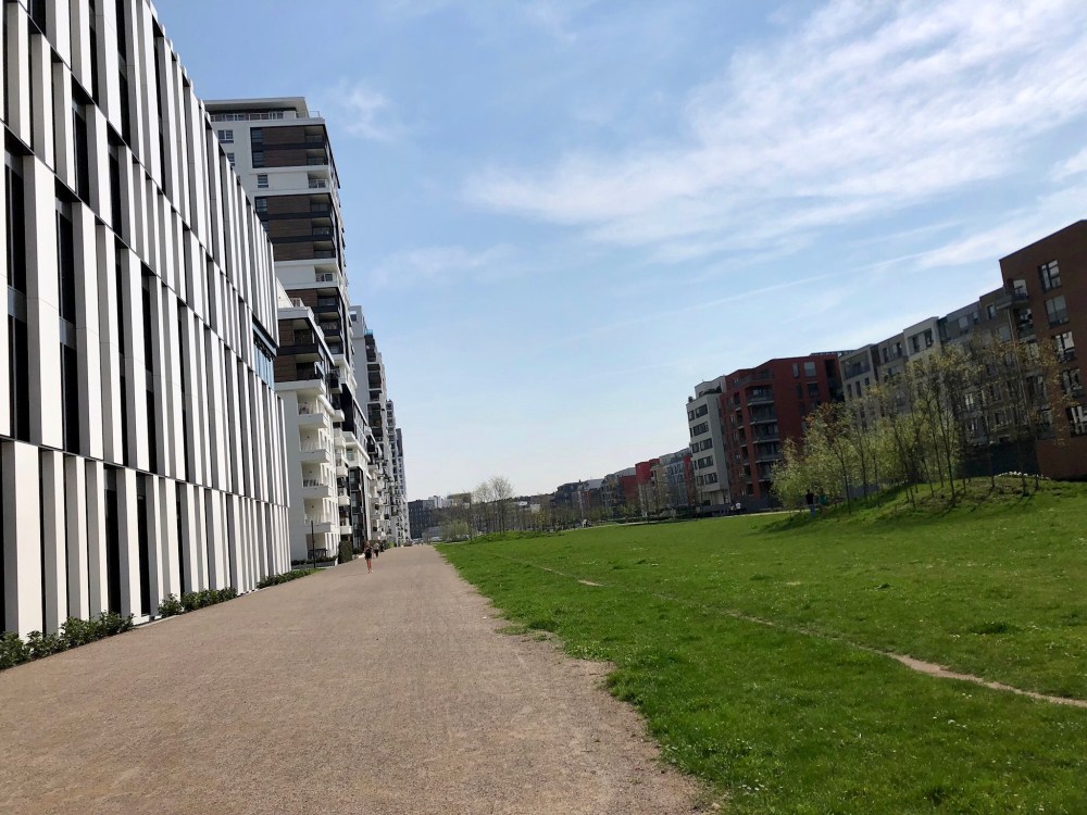 33EE1F0E-ADAD-4958-9096-2DBBDAC0C277