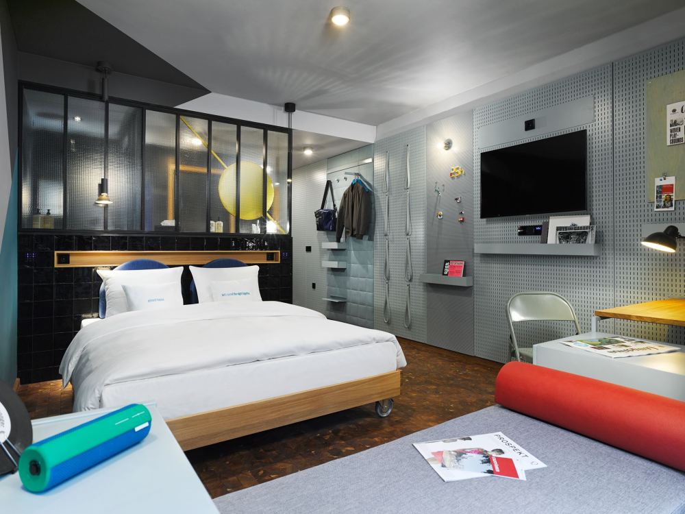 C0138B2C-CB00-4008-B20C-17B00F1518C0