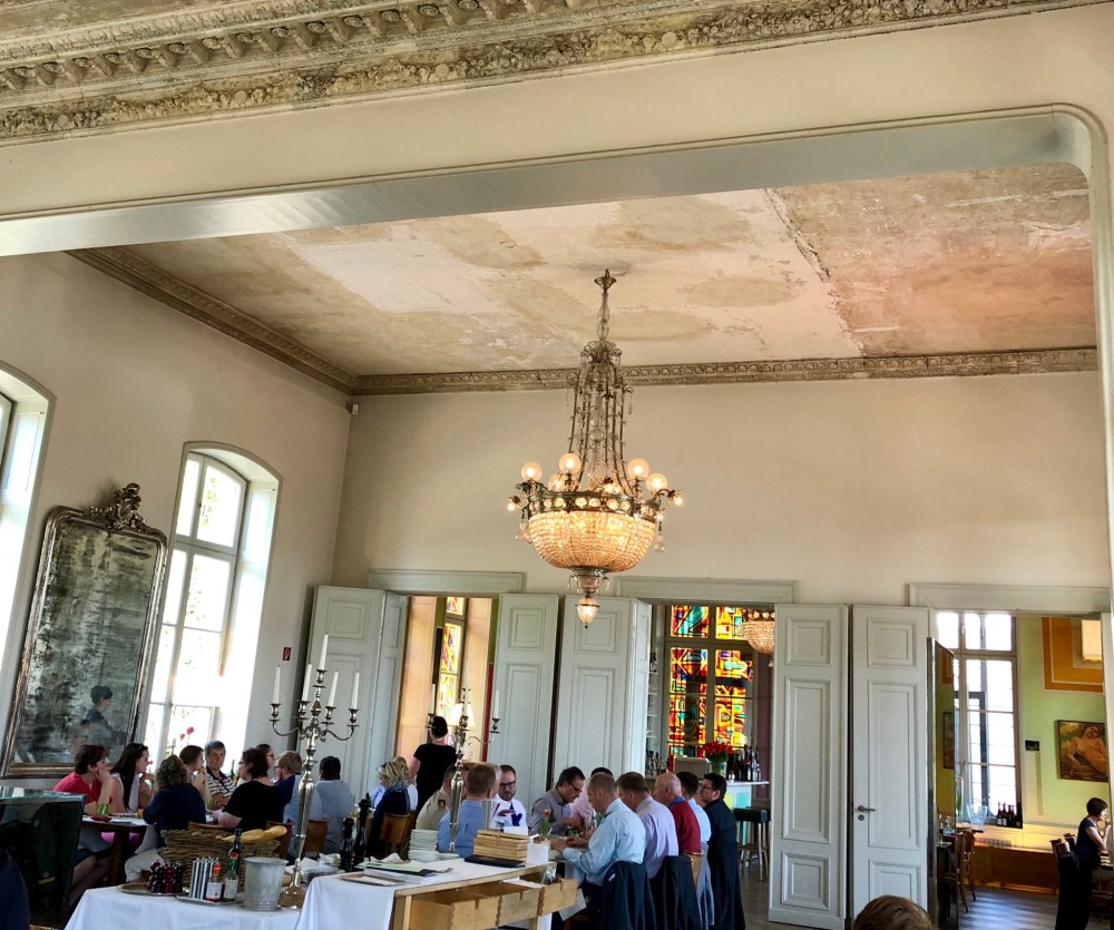 06F2A10F-9775-4EE1-8B33-2C98911A72EB