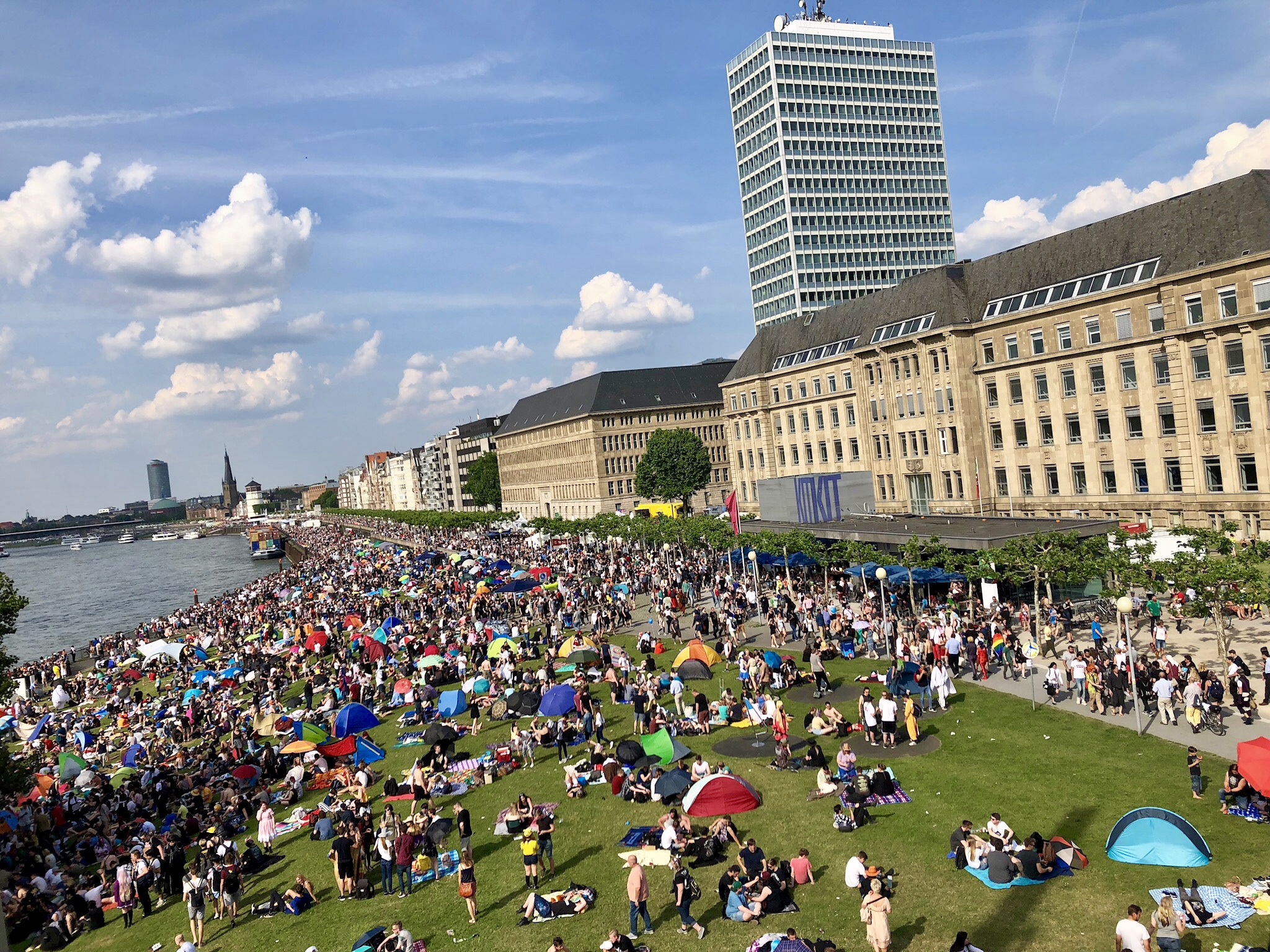 7C87CC44-4EC4-4D4B-AC25-396613FF9656