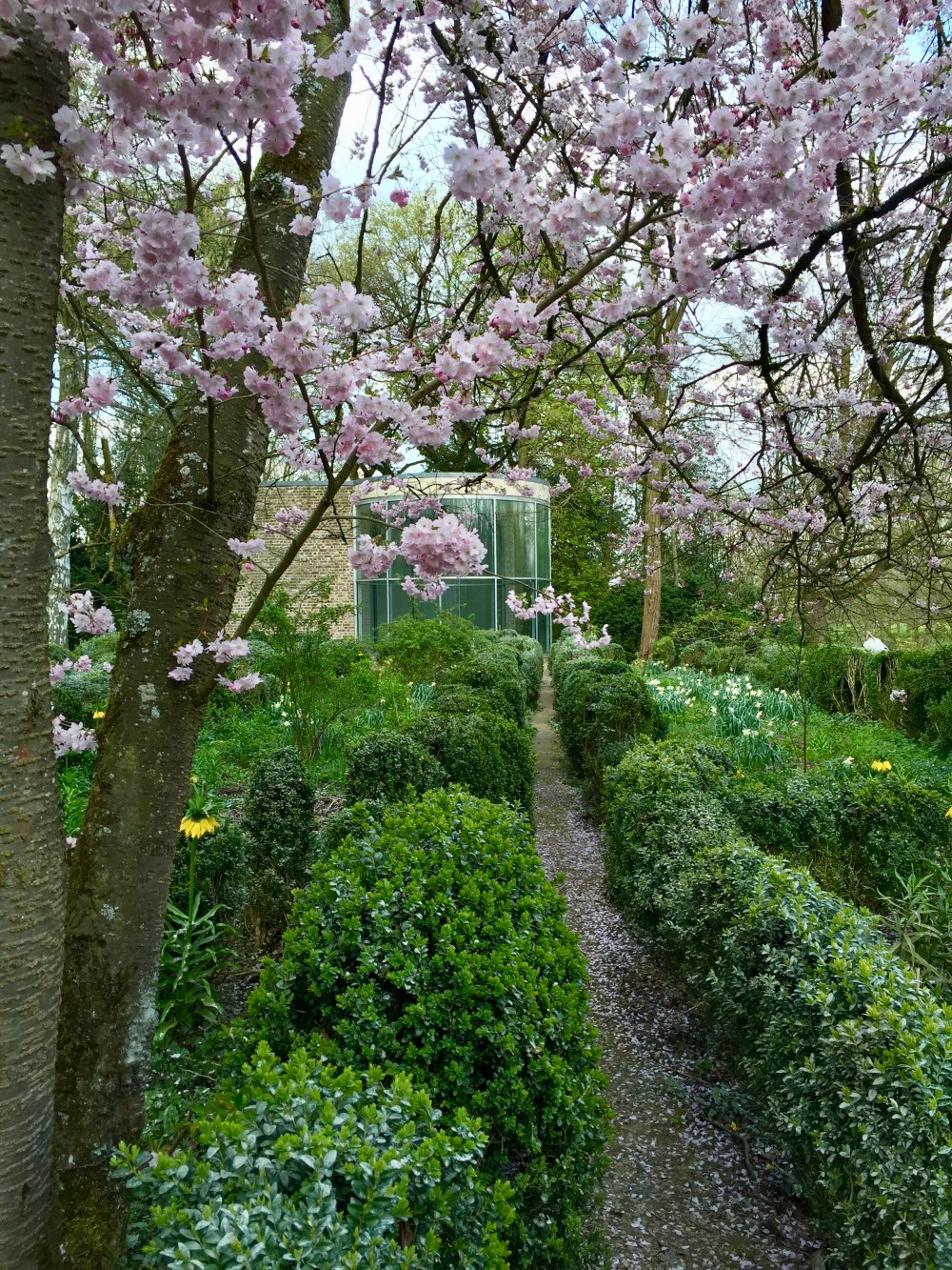 ABF855C7-8DBB-4ECF-92A3-FB0D8CD203BA