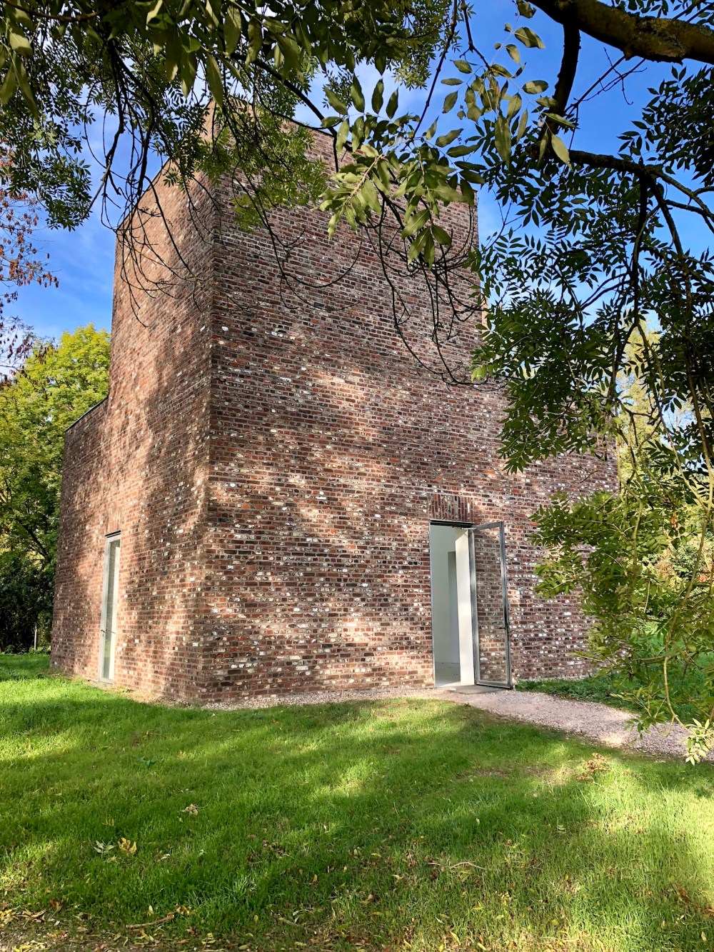 B8B45BEF-281C-476F-9E62-05ADF1EB88B3