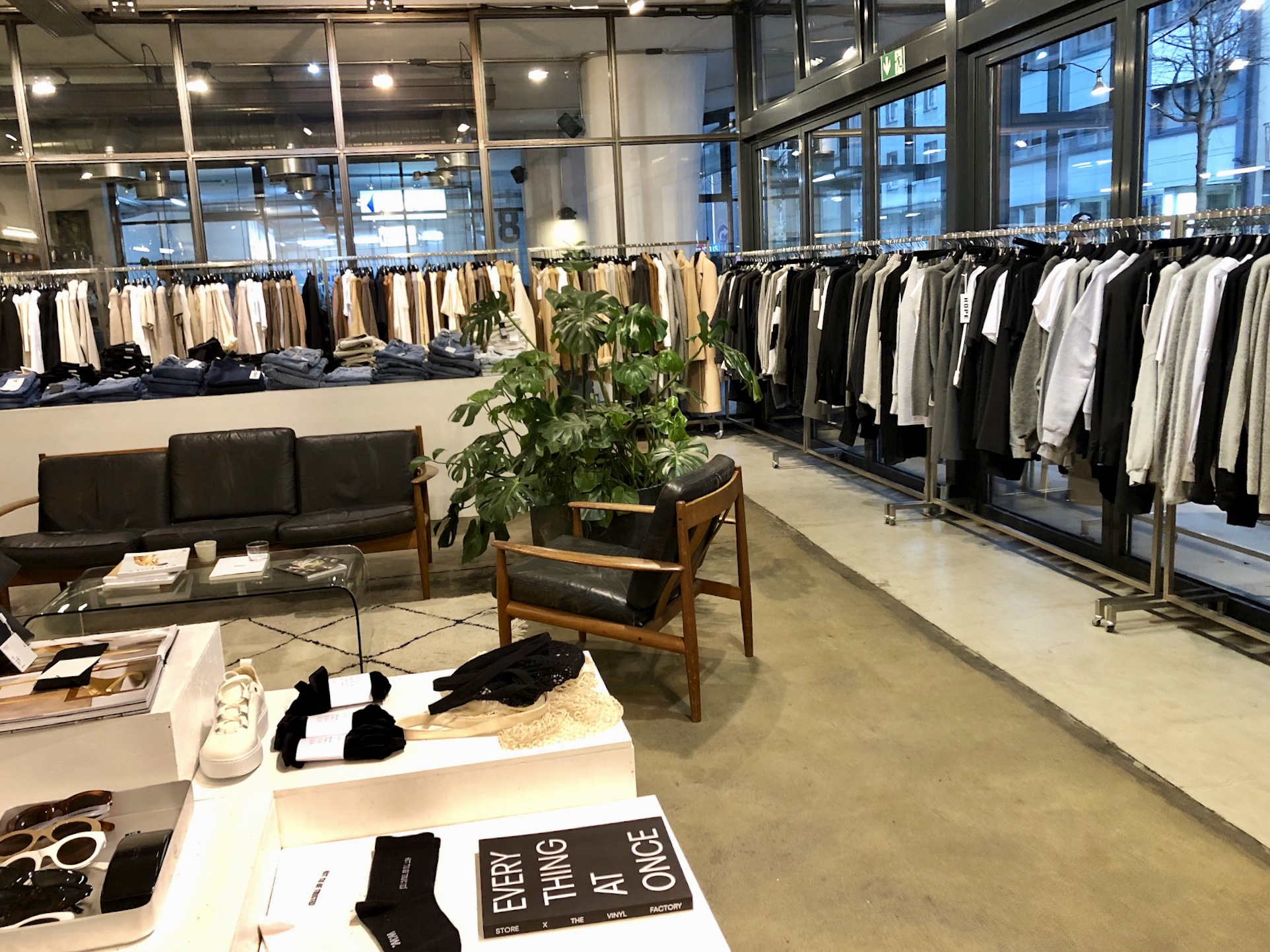 DEACA76D-5442-4706-8B28-308B6A3BC920