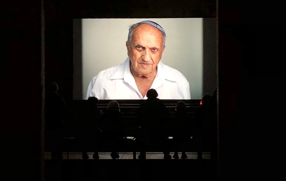 EBB20DE8-798A-459B-A26B-25AF91BFF01F