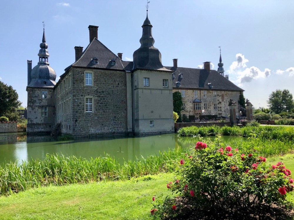 1E010863-C8C5-494E-94CE-9FC22F85E60C