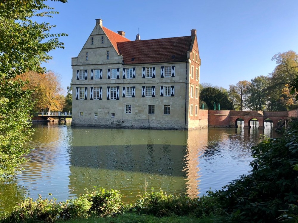 8081B6F6-2E36-403E-9993-2E76216057C1