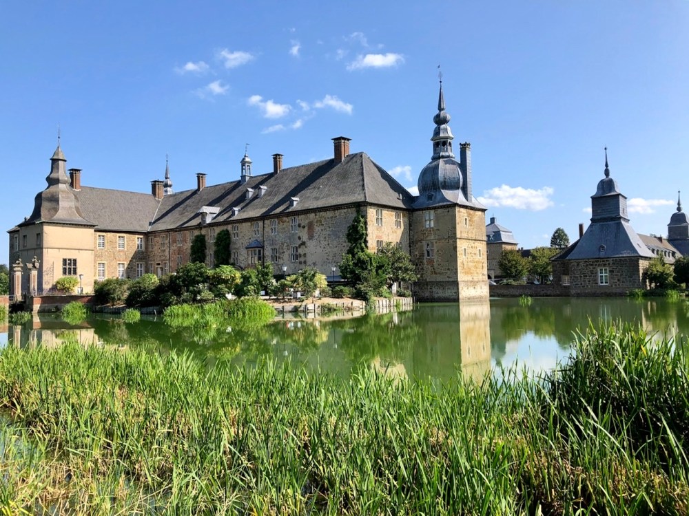 DB667B69-DA85-406A-BBFA-88D39B9067DA