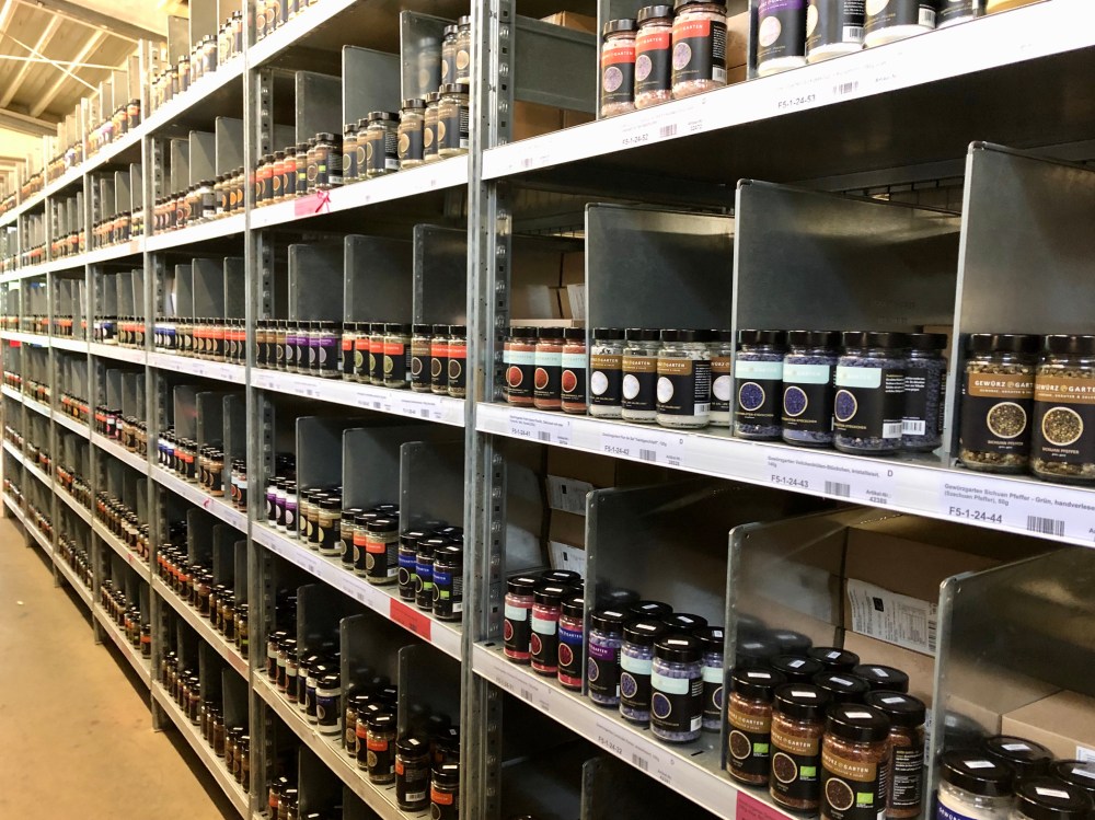 AECC63E3-9F6B-487B-BE5A-5C2B00534EF5