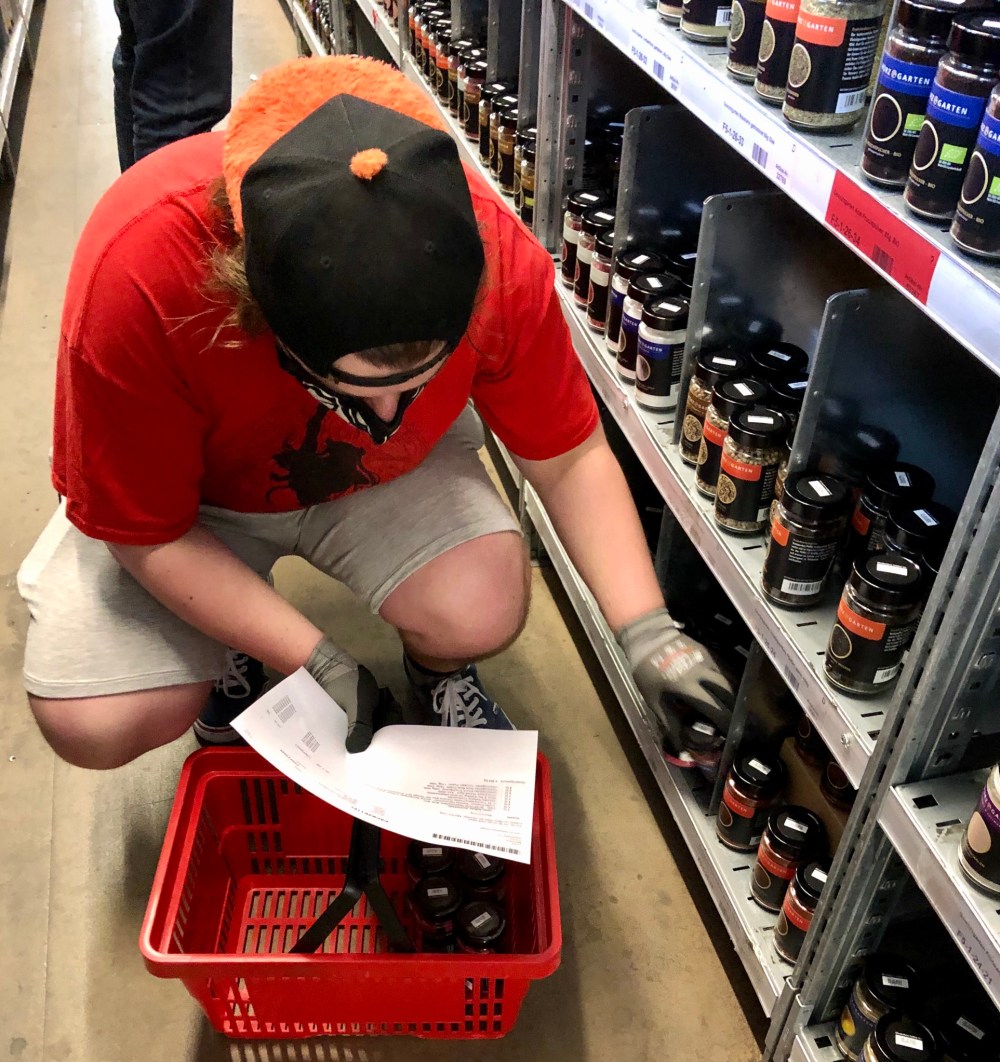 FCF7686F-8777-4E48-A163-3DCF5ECA4511