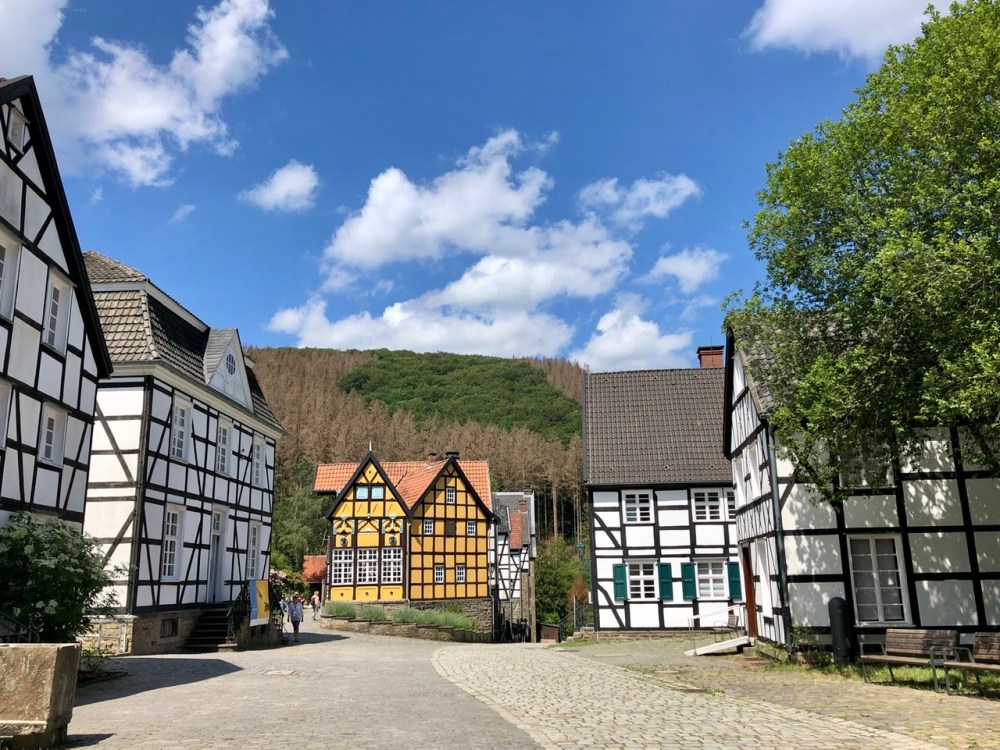 476BDDA0-262A-4A50-ADCF-98FD699CC1AB