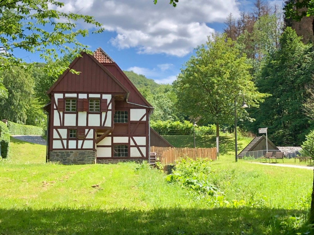 5E7E05F1-4F61-4ED6-A3B3-CD7599973199