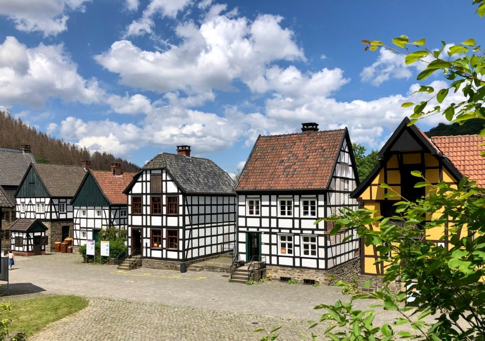 9620A3F5-645A-422F-BB9E-118883079D60