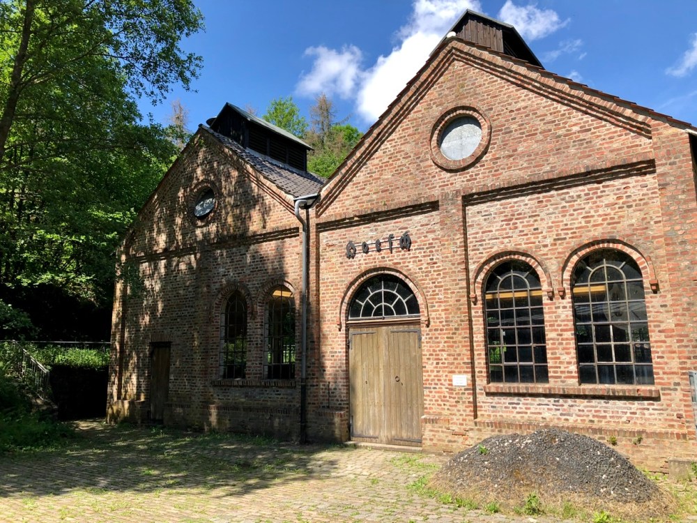 A6DC0A75-BC36-48BB-8245-B83F430CC31C