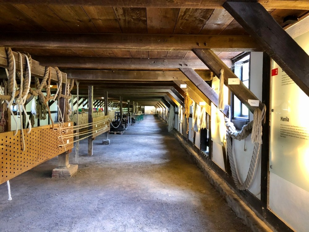 E84B176F-5958-4C9D-BE46-CE634D4F097A